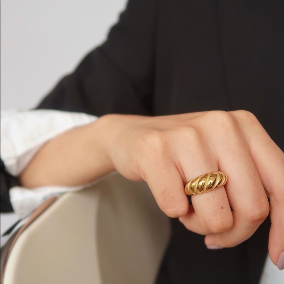 CLOSING SALE! 18K Gold Plated croissant Ring - Picture 6 of 10